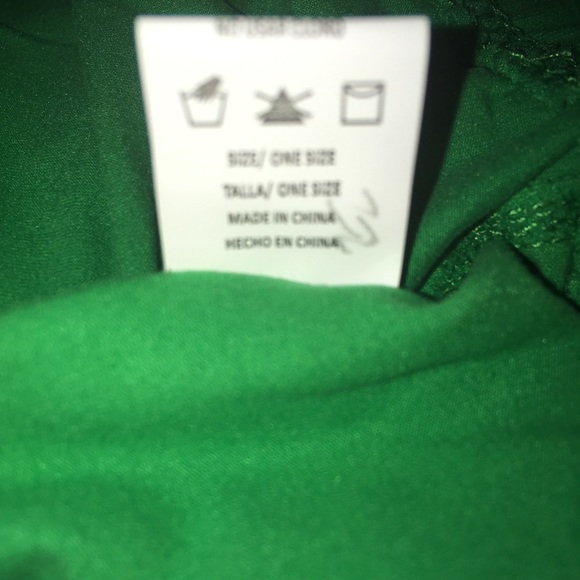 Leggings Depot Kelly Green Solid Capris OSFM NWT - Picture 3 of 6